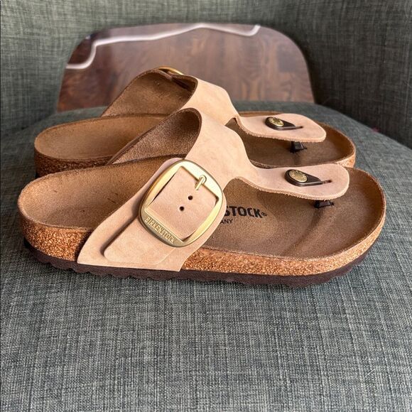 Birkenstock Gizeh Leather Buckle Tan Thong Sandals with Gold buckle size 36/5.5 - Picture 2 of 11